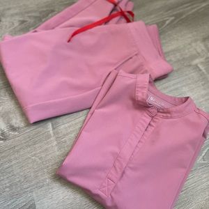 Figs scrubs Set in chalk pink